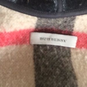 Burberry Wool reversible cape.